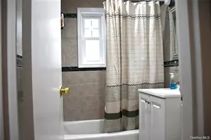 224-38 Kingsbury Ave, Bayside, NY 11364 - Photo 15