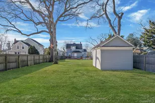 183 West Ave, Patchogue, NY 11772 - Photo 17