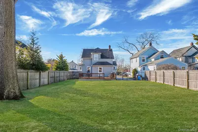 183 West Avenue, Patchogue, NY 11772 - Photo 15