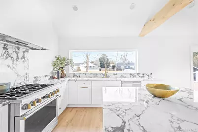 21 N Howells Point Road, Bellport, NY 11713 - Photo 7