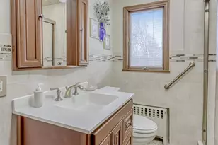 16 Highview Ave, Airmont, NY 10901 - Photo 7