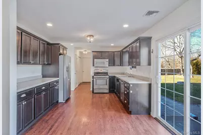 4 Danamarie Lane, Patchogue, NY 11772 - Photo 7