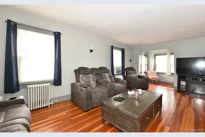 116 15th Avenue, West Babylon, NY 11704 - Photo 9