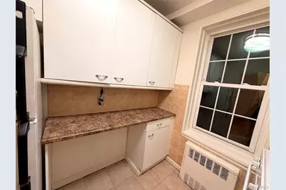 140-18 Burden Crescent #310, Briarwood, NY 11435 - Photo 9