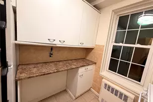 140-18 Burden Crescent, Briarwood, NY 11435 - Photo 9