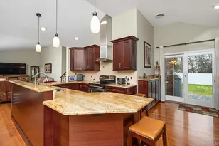 525 Roosevelt Ave, Massapequa Park, NY 11762 - Photo 5