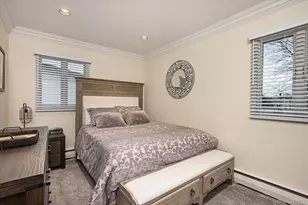 525 Roosevelt Ave, Massapequa Park, NY 11762 - Photo 15