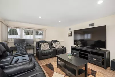 525 Roosevelt Avenue, Massapequa Park, NY 11762 - Photo 19