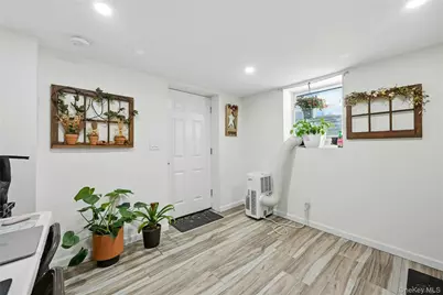 12 Charles Street, Bay Shore, NY 11706 - Photo 15