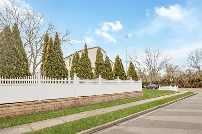 49 Amherst Drive, Massapequa, NY 11758 - Photo 3