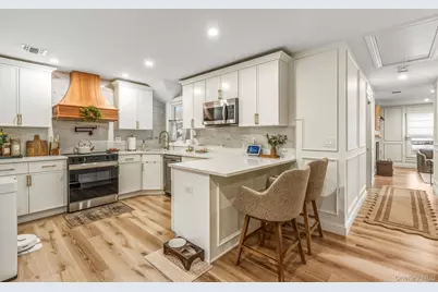 118 Ketcham Avenue, Patchogue, NY 11772 - Photo 9