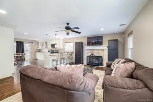 12 Summit St, Patchogue, NY 11772 - Photo 5