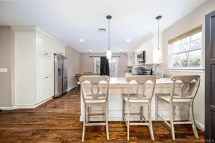 12 Summit St, Patchogue, NY 11772 - Photo 7