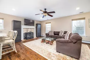 12 Summit St, Patchogue, NY 11772 - Photo 3