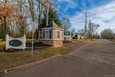 12 Summit Street, Patchogue, NY 11772 - Photo 19