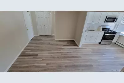 463-465 Main St #C, Islip, NY 11751 - Photo 3