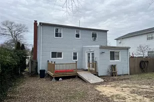 25 Gores Dr, Mastic, NY 11950 - Photo 13