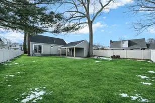 450 Rhodes Ln, West Hempstead, NY 11552 - Photo 3