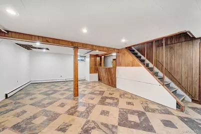 450 Rhodes Lane, West Hempstead, NY 11552 - Photo 13