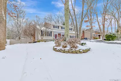 25 Sheryl Crescent, Smithtown, NY 11787 - Photo 3