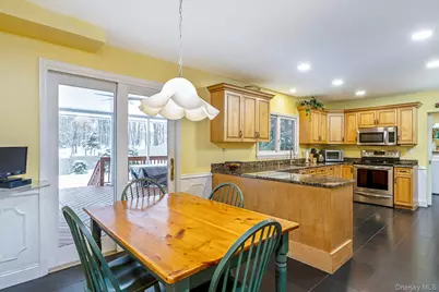 25 Sheryl Crescent, Smithtown, NY 11787 - Photo 17