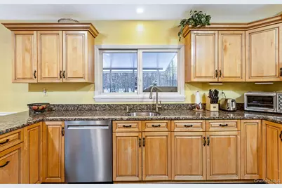 25 Sheryl Crescent, Smithtown, NY 11787 - Photo 21