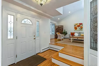 25 Sheryl Crescent, Smithtown, NY 11787 - Photo 5