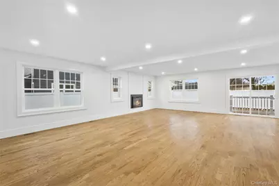 961 N Broadway, Massapequa, NY 11758 - Photo 9