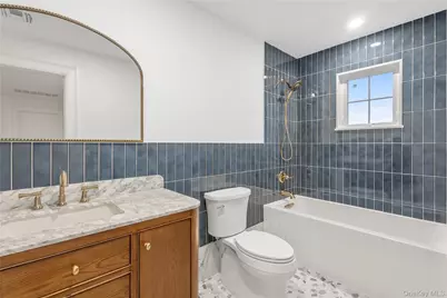 961 N Broadway, Massapequa, NY 11758 - Photo 19