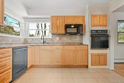 3 Adrienne Court, Hauppauge, NY 11788 - Photo 19