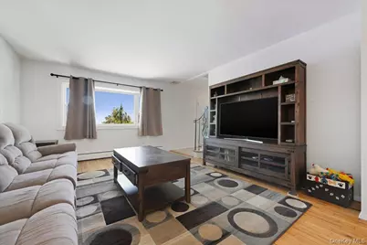 3 Adrienne Court, Hauppauge, NY 11788 - Photo 11