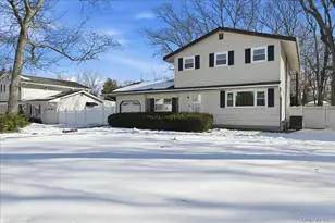 3 Adrienne Ct, Hauppauge, NY 11788 - Photo 3