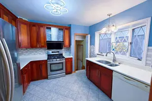 58-27 197th St, Fresh Meadows, NY 11365 - Photo 5