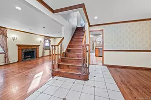 95 Oakdale Ln, East Hills, NY 11577 - Photo 3