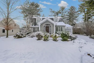 95 Oakdale Lane, East Hills, NY 11577 - Photo 1