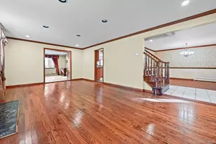 95 Oakdale Ln, East Hills, NY 11577 - Photo 7