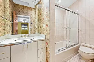 95 Oakdale Ln, East Hills, NY 11577 - Photo 21