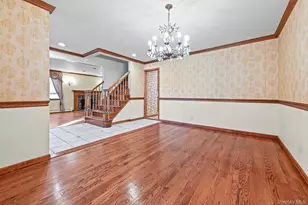 95 Oakdale Ln, East Hills, NY 11577 - Photo 5