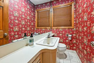 95 Oakdale Ln, East Hills, NY 11577 - Photo 11