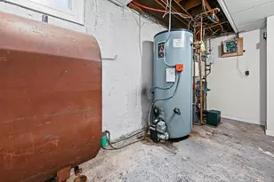 95 Oakdale Ln, East Hills, NY 11577 - Photo 25