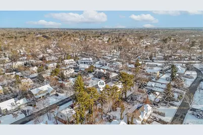 95 Oakdale Lane, East Hills, NY 11577 - Photo 33