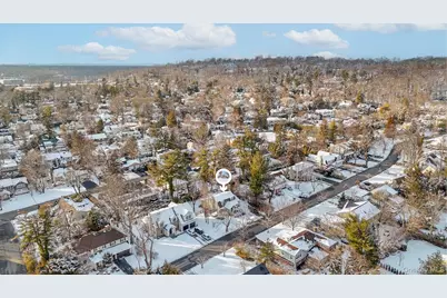 95 Oakdale Lane, East Hills, NY 11577 - Photo 31