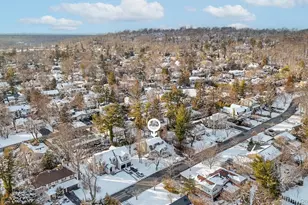 95 Oakdale Ln, East Hills, NY 11577 - Photo 31