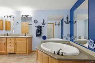 1661 Old Country Rd, Riverhead, NY 11901 - Photo 21