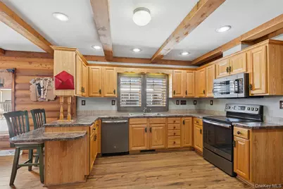 1661 Old Country Road #353, Riverhead, NY 11901 - Photo 13