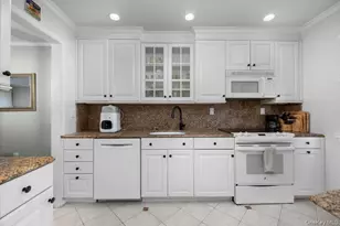 37 Greenway Ln, Rye Brook, NY 10573 - Photo 7