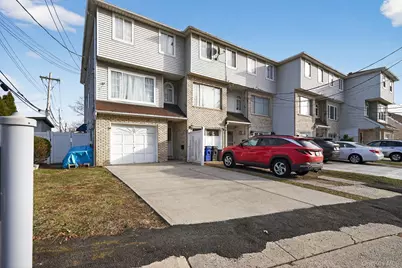 327 Willow Road E, New York, NY 10314 - Photo 3