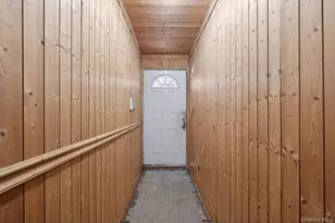 327 Willow Rd E, New York, NY 10314 - Photo 9