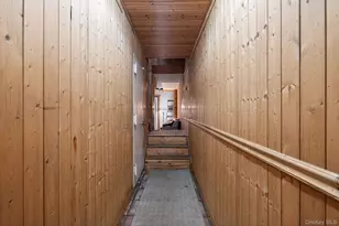 327 Willow Rd E, New York, NY 10314 - Photo 23