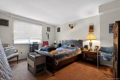 327 Willow Road E, New York, NY 10314 - Photo 13